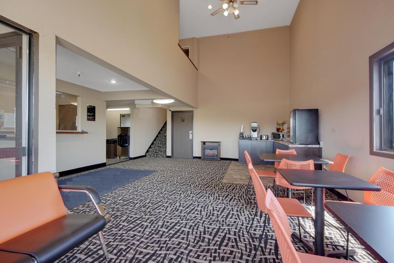 Americas Quality Inn & Suites - Finlayson Kültér fotó